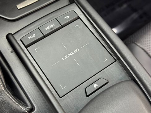 Used 2019 Lexus ES 300h image 31