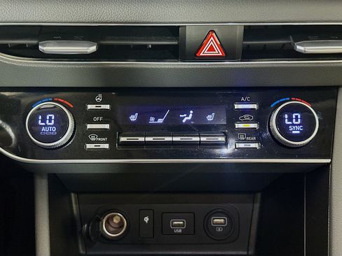 Used 2020 Hyundai Sonata SEL w/ Premium + Sunroof Package FWD image 24
