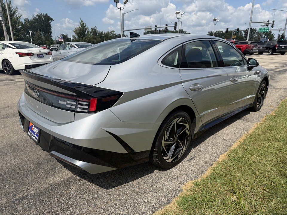 Used 2026 Hyundai Sonata SEL FWD image 5