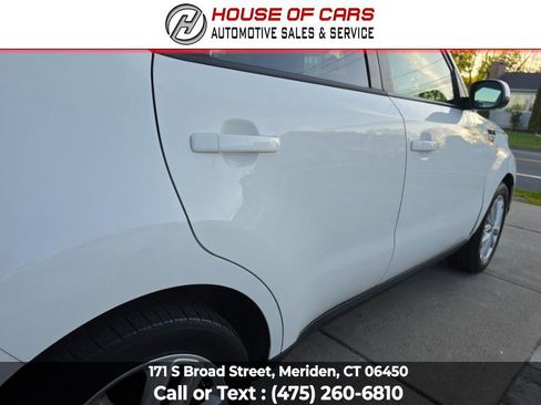 Used 2018 Kia Soul + FWD image 13