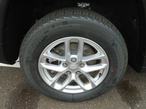 New 2025 Jeep Grand Cherokee L Laredo w/ Luxury Tech Group I image 16