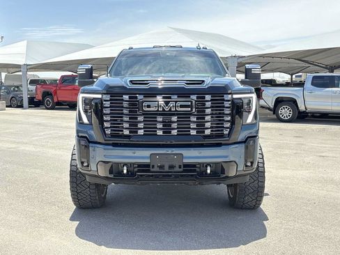 Used 2025 GMC Sierra 2500 Denali Ultimate AWD/4WD image 3