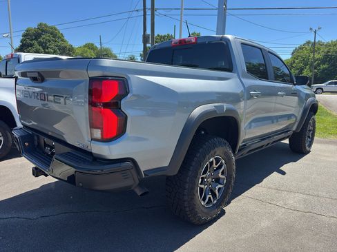 Used 2025 Chevrolet Colorado ZR2 w/ Technology Package AWD/4WD image 4