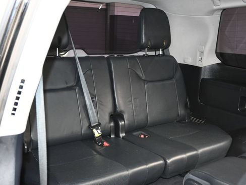 Used 2013 Lexus LX 570 4WD image 34