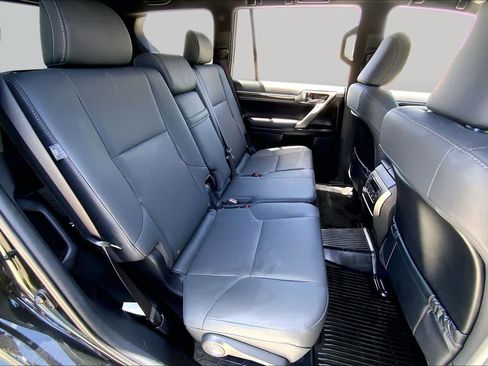 Used 2023 Lexus GX 460 Premium w/ Premium Package AWD/4WD image 19