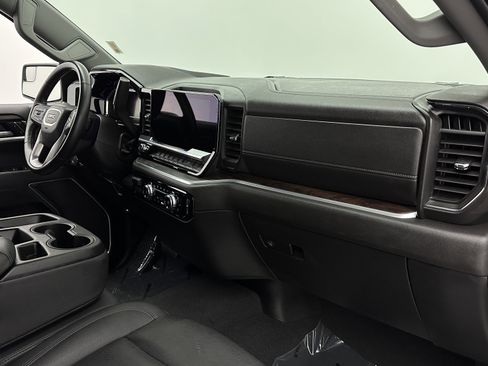Used 2025 GMC Sierra 1500 SLT AWD/4WD image 36