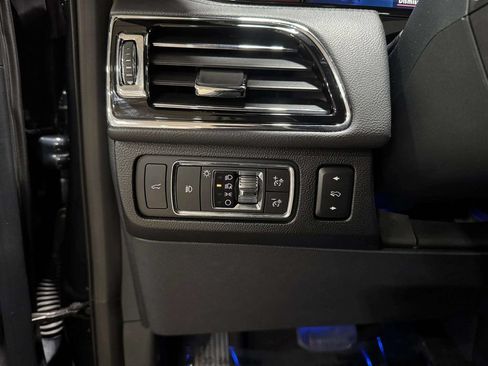 Certified 2022 Lincoln Navigator L Reserve AWD/4WD image 10