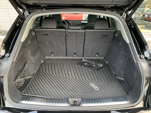 Certified 2025 Audi Q5 Premium w/ Convenience Package AWD/4WD image 19