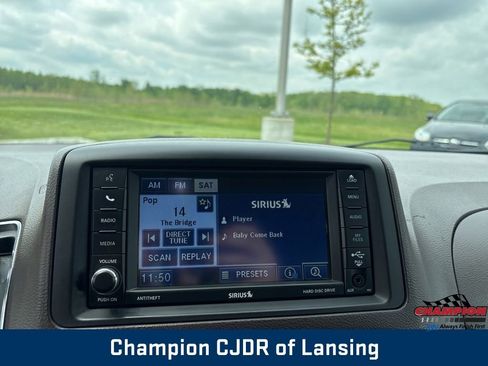 Used 2012 Chrysler Town & Country Touring w/ Entertainment Group #1 FWD image 21