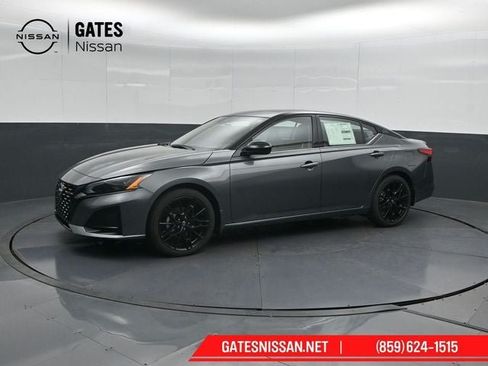 New 2026 Nissan Altima 2.5 SR w/ SR Midnight Edition Package FWD image 7