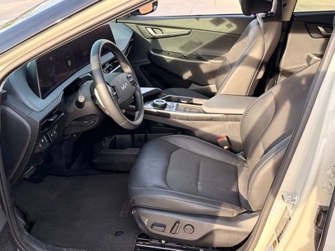 Used 2024 Kia EV6 Light RWD image 10