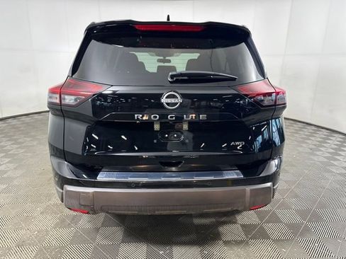 Certified 2026 Nissan Rogue SV w/ Cold Weather Package AWD/4WD image 4