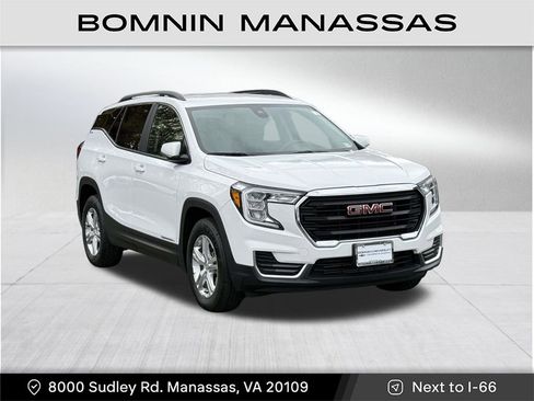 Used 2022 GMC Terrain SLE w/ Driver Convenience Package image 1