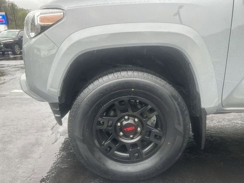 Used 2019 Toyota Tacoma TRD Sport w/ Technology Package AWD/4WD image 21