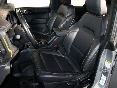 Used 2024 Ford Bronco Badlands image 4