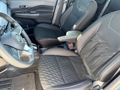 Used 2020 Nissan Kicks S image 11