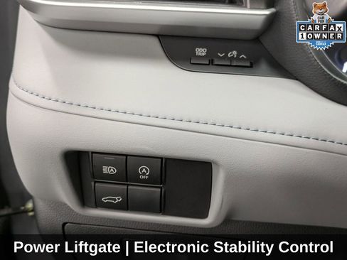 Used 2023 Toyota Highlander LE image 27
