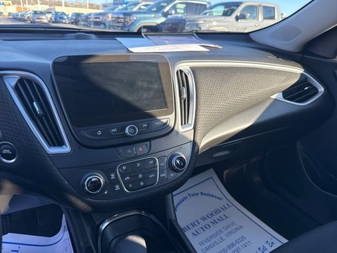 Used 2024 Chevrolet Malibu LT image 11