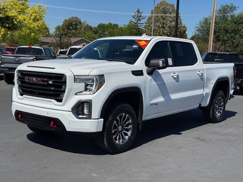 Used 2021 GMC Sierra 1500 AT4 w/ AT4 Premium Package AWD/4WD image 3