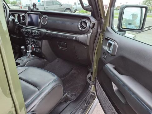 Used 2023 Jeep Wrangler Unlimited Rubicon 4xe w/ Cold Weather Group AWD/4WD image 28