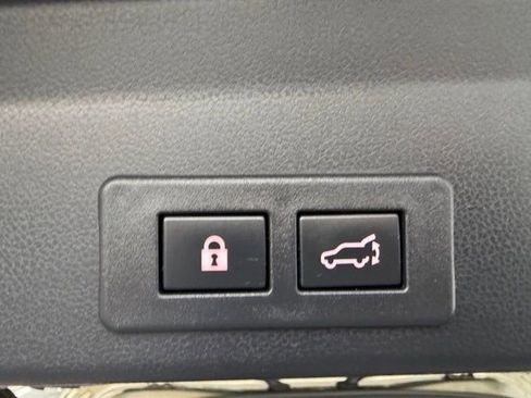 Used 2025 Subaru Ascent Premium AWD/4WD image 24