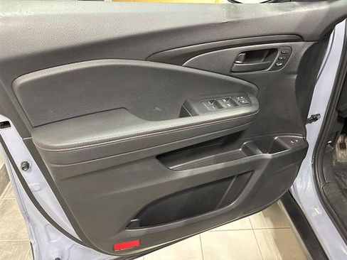 Used 2025 Honda Passport TrailSport image 8