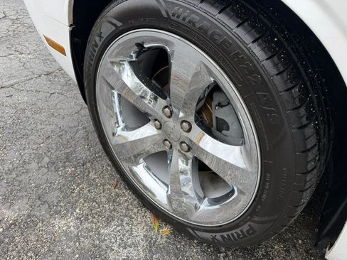 Used 2014 Dodge Challenger R/T RWD image 7