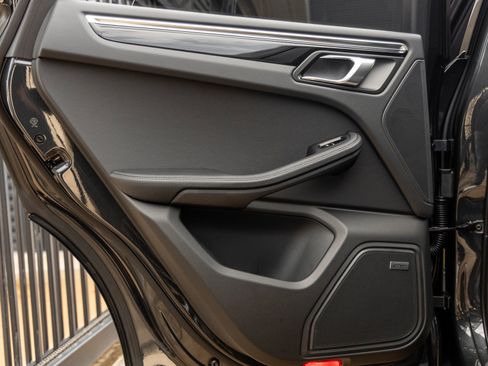 New 2026 Porsche Macan AWD/4WD image 35