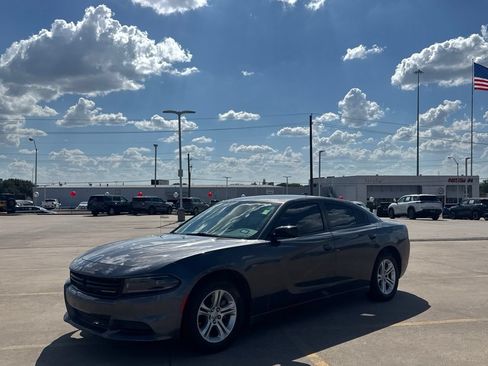 Used 2023 Dodge Charger SXT RWD image 10