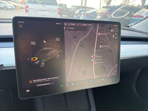 Used 2022 Tesla Model 3 Performance image 9