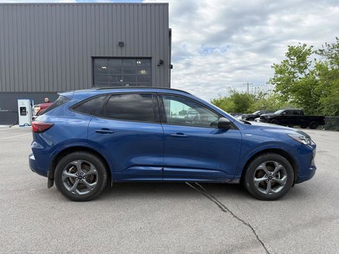 Used 2023 Ford Escape ST-Line AWD/4WD image 2