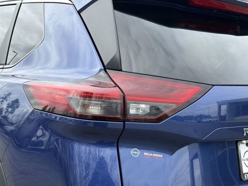 Certified 2023 Nissan Rogue SV image 24