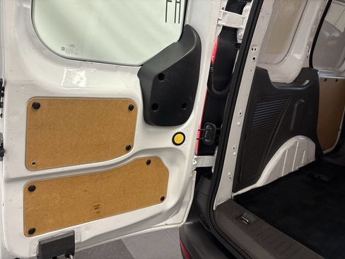 Used 2019 Ford Transit Connect XL image 9