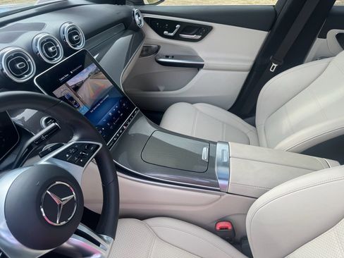 Used 2025 Mercedes-Benz GLC 350e 4MATIC image 19