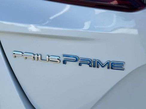 Used 2017 Toyota Prius Prime Advanced FWD image 21