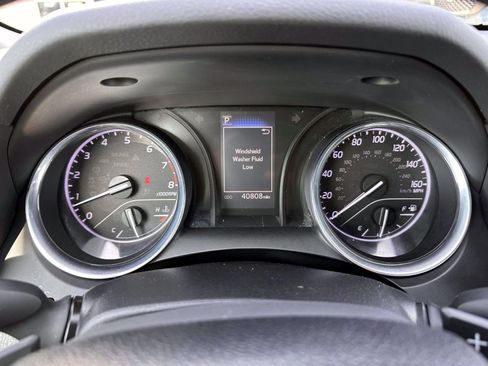 Used 2019 Toyota Camry SE FWD image 18