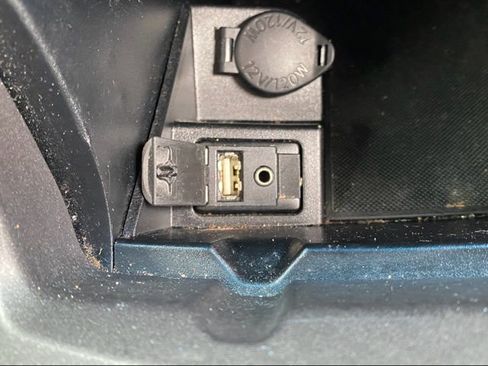 Used 2016 Toyota Camry LE FWD image 28