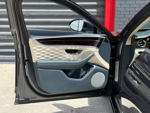 Used 2020 Bentley Flying Spur W12 AWD/4WD image 17