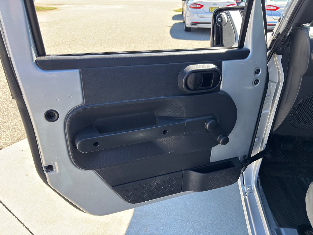 Used 2008 Jeep Wrangler X AWD/4WD image 14