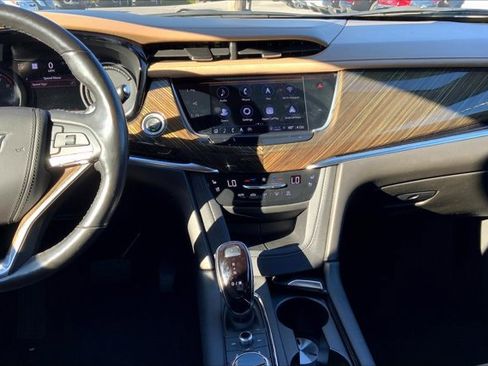 Used 2022 Cadillac XT6 Premium Luxury w/ Platinum Package image 5
