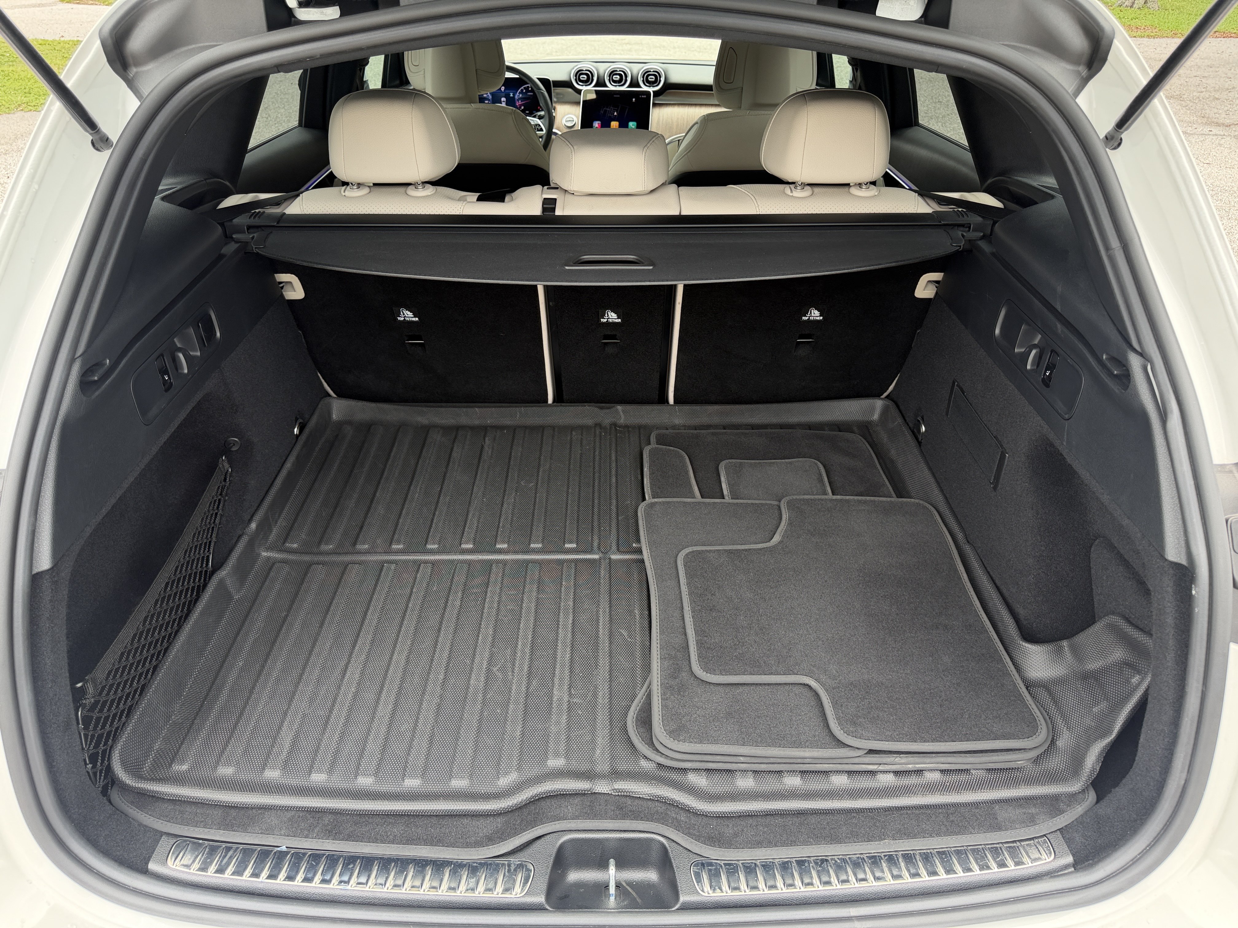 Used 2025 Mercedes-Benz GLC 300 image 11
