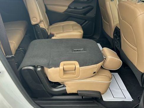 Certified 2023 Chevrolet Traverse Premier image 49