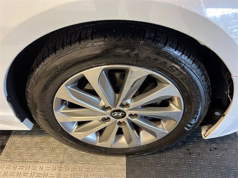 Used 2017 Hyundai Sonata Sport w/ Value Edition Package 02 image 9