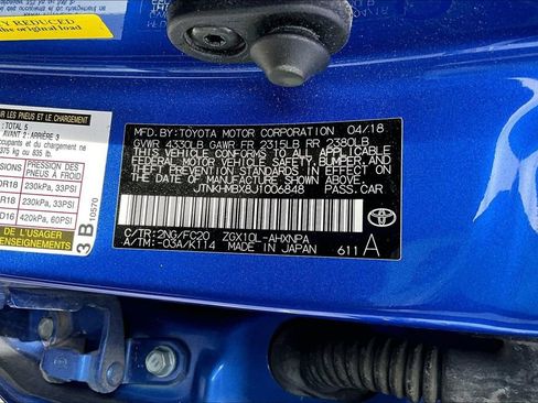 Used 2018 Toyota C-HR XLE FWD image 5