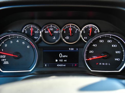 Used 2019 Chevrolet Silverado 1500 LT w/ All-Star Edition image 27