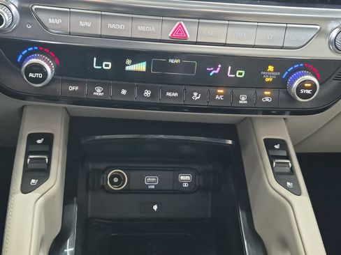 Used 2022 Kia Telluride EX w/ Towing Package FWD image 23