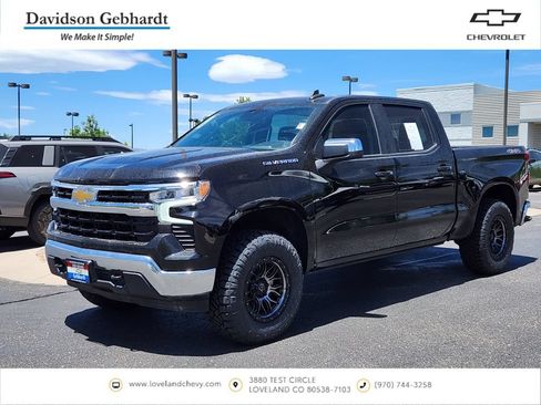 Used 2025 Chevrolet Silverado 1500 LT AWD/4WD image 1