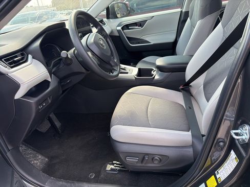 Used 2025 Toyota RAV4 XLE image 7
