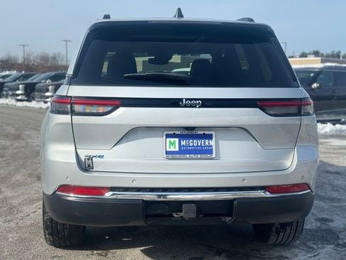 Used 2023 Jeep Grand Cherokee 4WD 4xe image 8