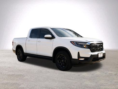 Certified 2025 Honda Ridgeline RTL+ image 5